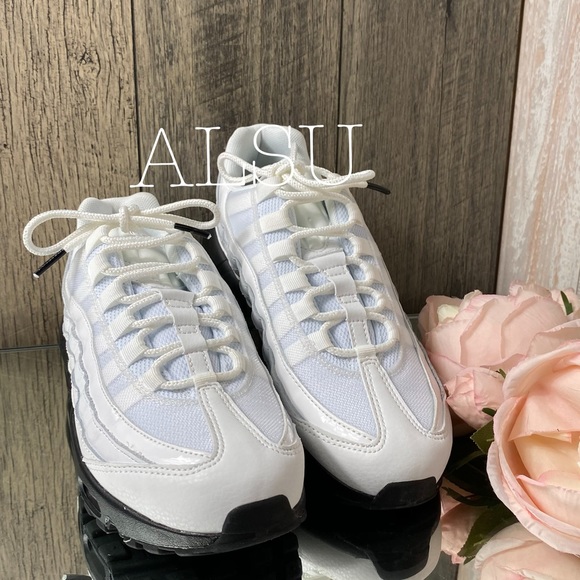 🍃SALE🍃 Nike Air Max 95 SE Summit White W AUTHENTIC Size 7.5 AQ4138 102 - Picture 2 of 8
